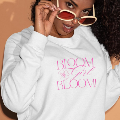 Signature Logo Pullover|Unisex Heavy Blend™ Crewneck Sweatshirt |Durable Comfort